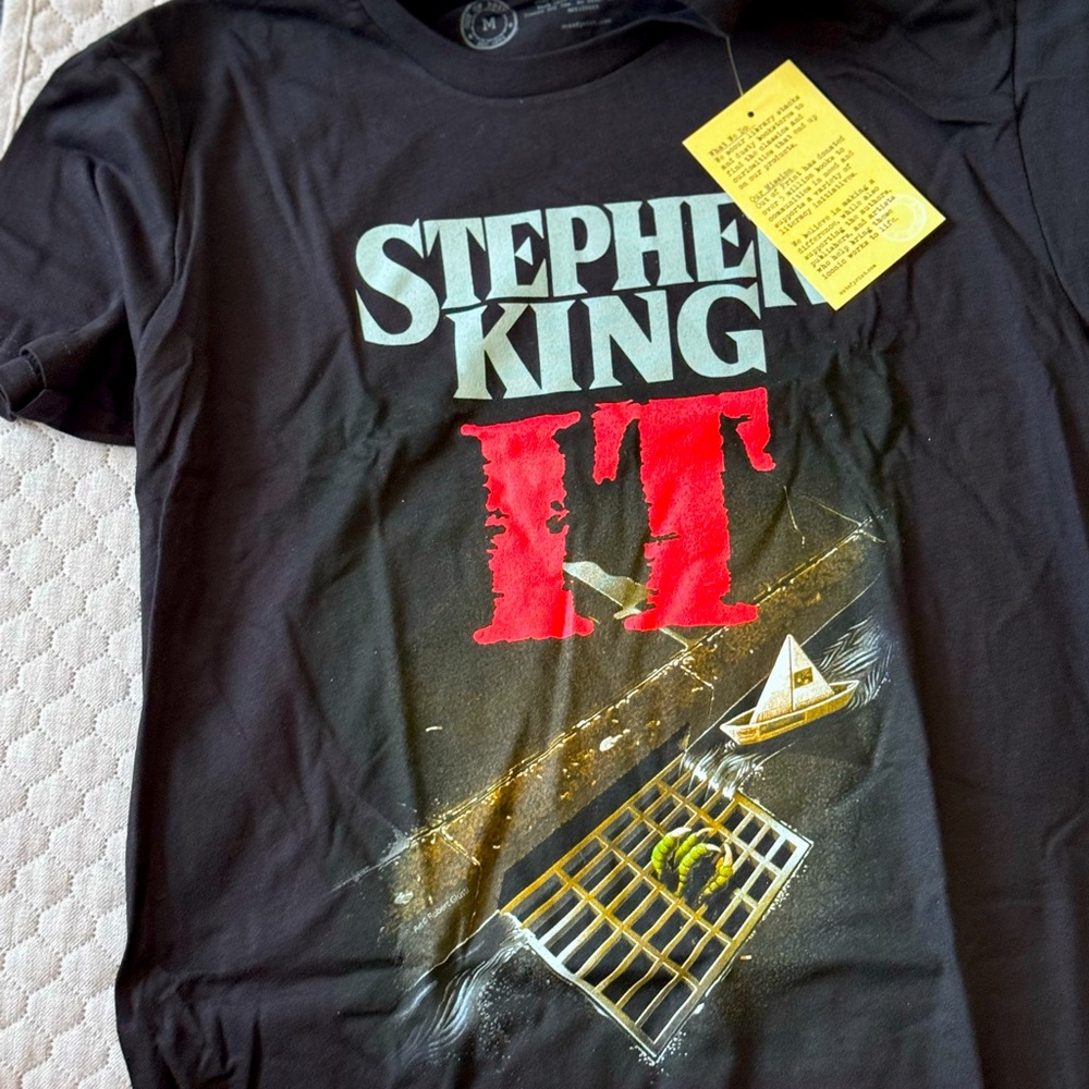 Stephen King IT Tshirt, Black, Men’s Medium, New With Tags
